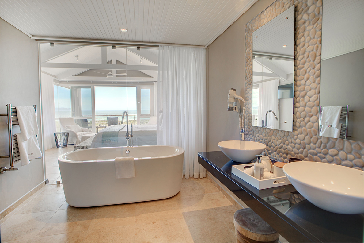Abalone Guest Lodge
