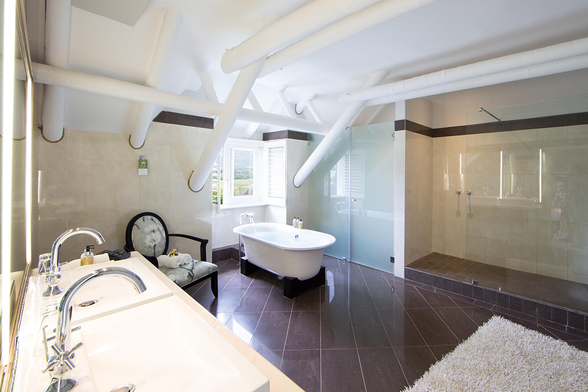 Mont Rochelle Hotel &amp; Vineyard - Pinotage Suite