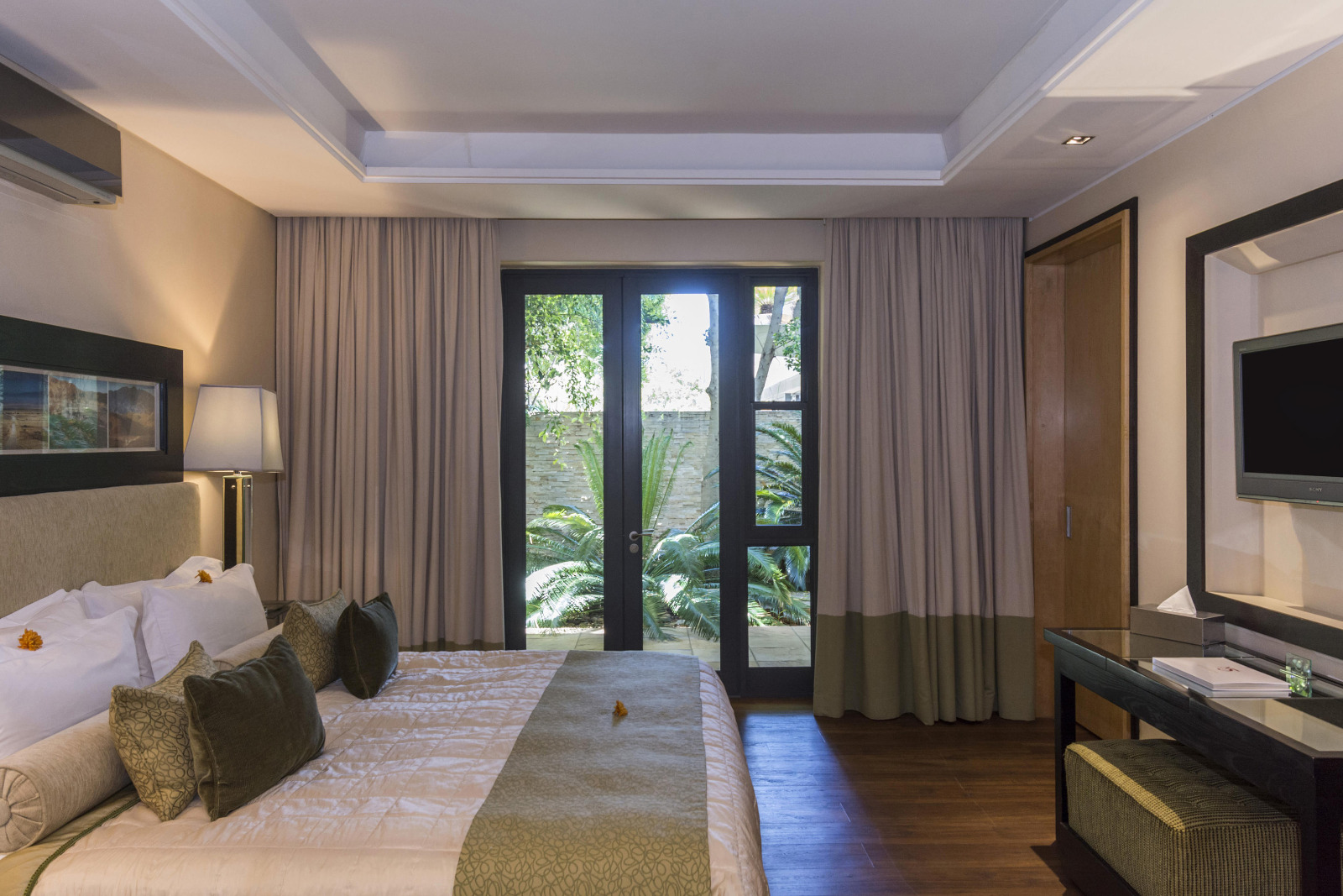 No5 Boutique Art Hotel - Luxury Suite