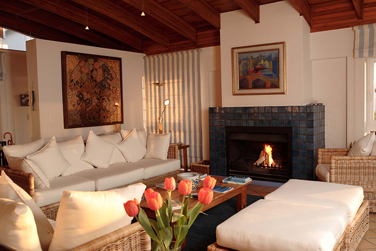 Periwinkle Guest Lodge - Lounge