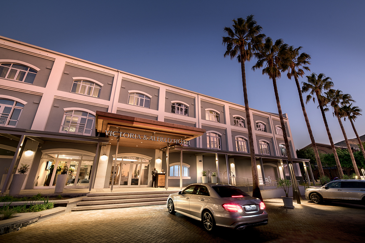 V &amp; A Waterfront Hotel