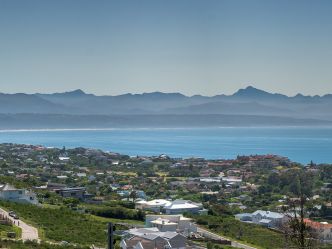 Plettenberg Bay (Adobe Stock) Plettenberg Bay (Adobe Stock)