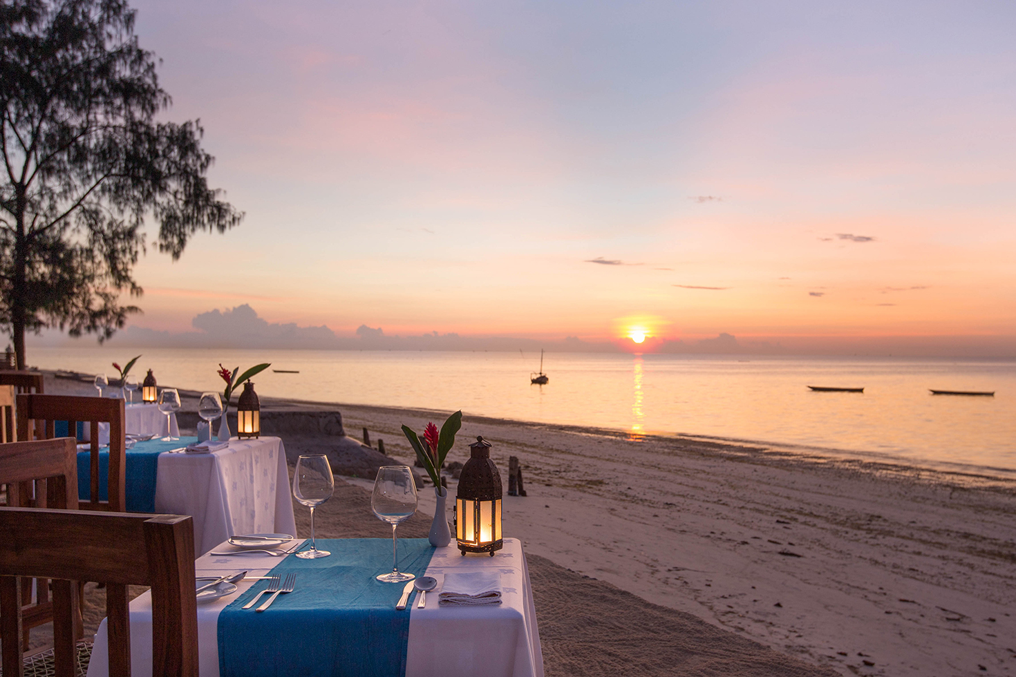 DoubleTree by Hilton Resort, Nungwi - Abendessen am Strand