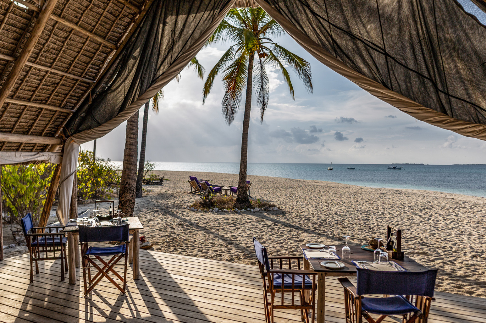 Laba Fanjove - Dinner am Strand