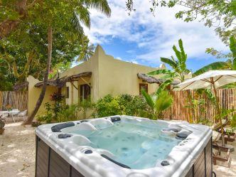 Zanzibar White Sand Luxury Villas & Spa - Cinnamon Zimmer mit hot tub Zanzibar White Sand Luxury Villas & Spa - Cinnamon Zimmer mit hot tub