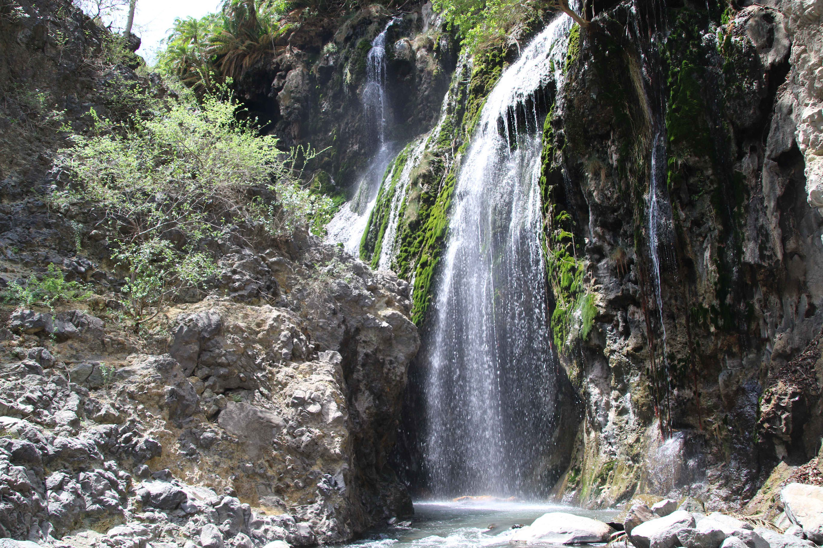 Lake Natron Camp - Wasserfall in der Nähe des Camps