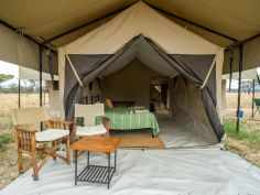 Kati Kati Mobile Camps - Aussenansicht Zelt