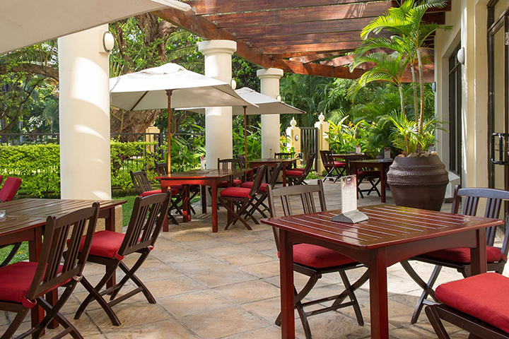 Southern Sun Hotel - Gartenterrasse