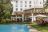 Southern Sun Hotel - Garten mit Pool