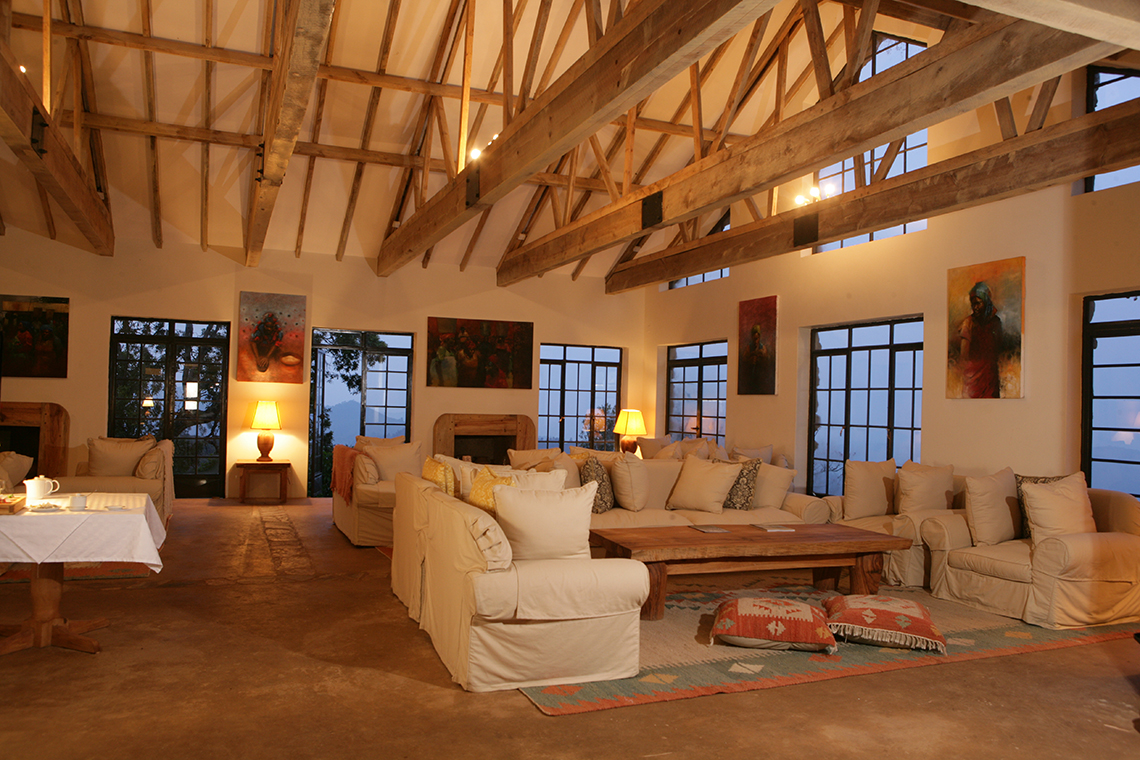Clouds Mountain Gorilla Lodge - Lounge