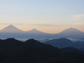 Uganda - Aussicht auf Vulkane Uganda - Aussicht auf Vulkane