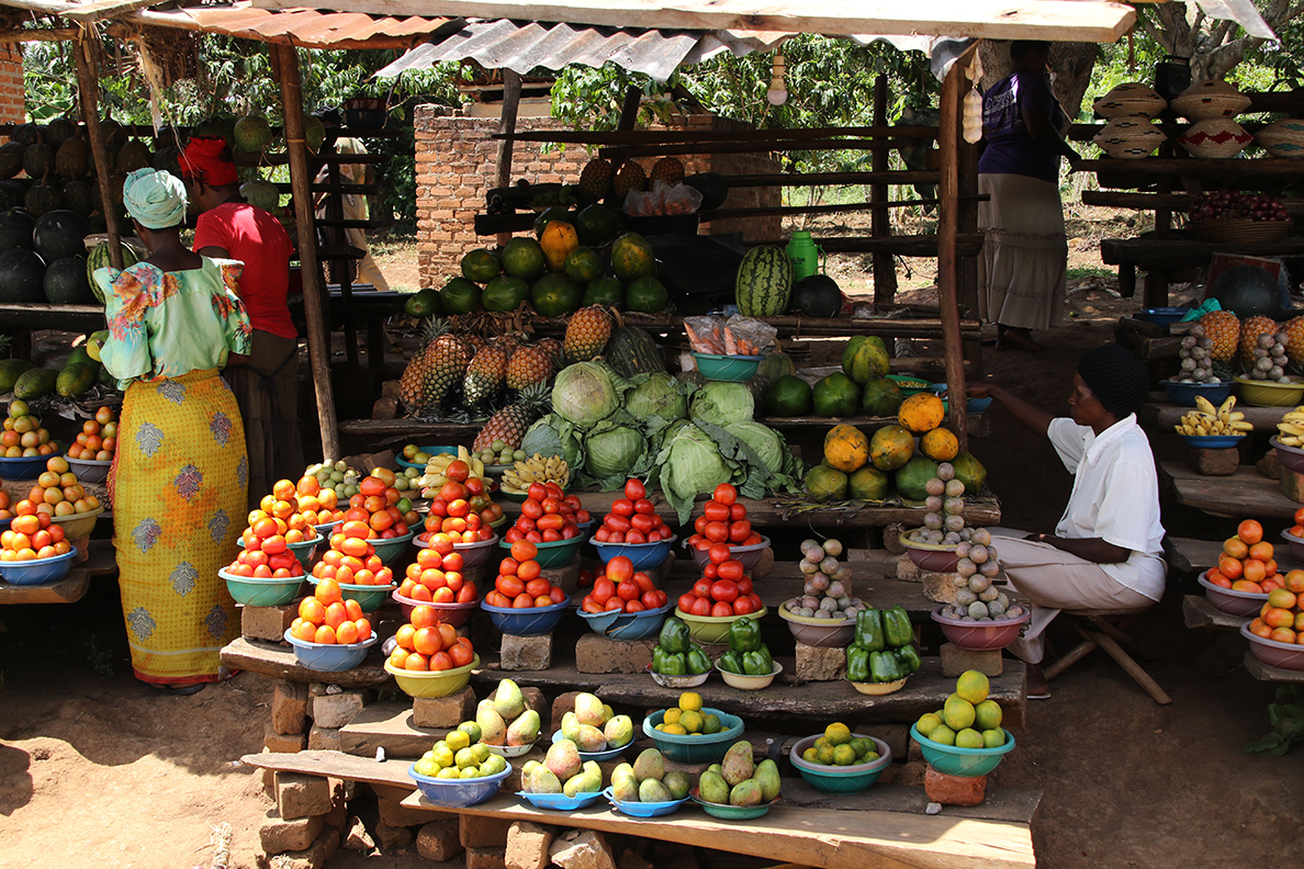Classic Uganda - Markt am Strassenrand