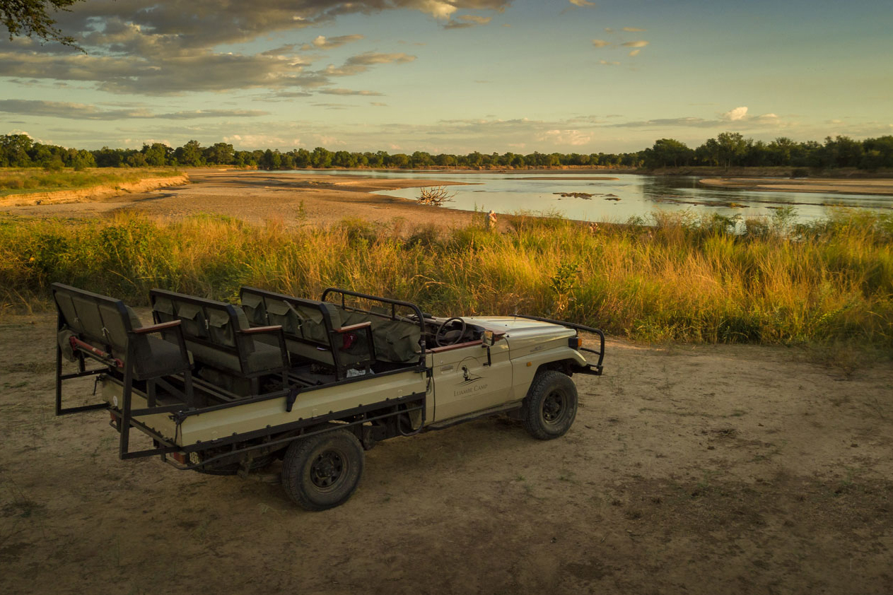 Kasikizi Bushcamp - Game Drive Vehicle