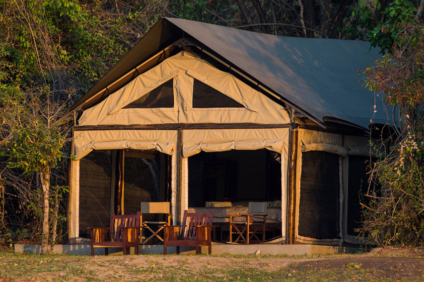 Luambe Camp - Zimmer Aussenansicht