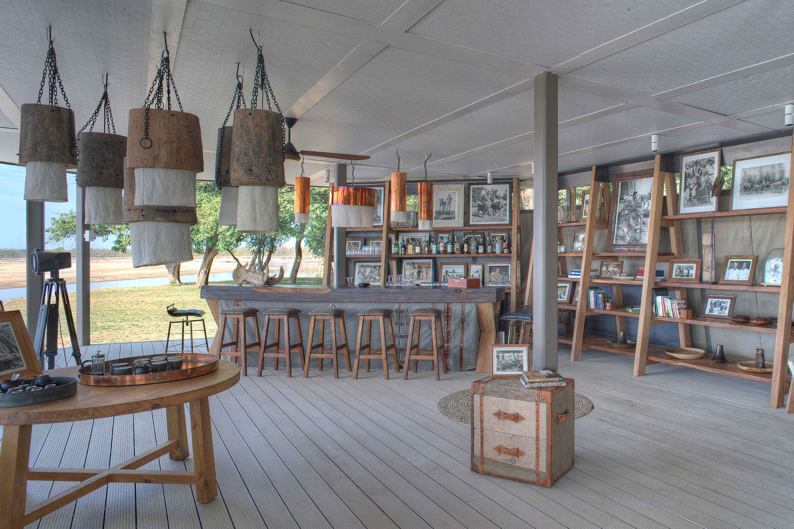 Chinzombo Camp - Bar