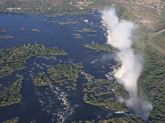 Livingstone - Flug über die Fälle und den Zambezi Livingstone - Flug über die Fälle und den Zambezi