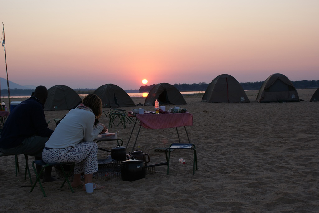 Zambezi Kanu Safari - Camp auf einer Insel im Zambezi