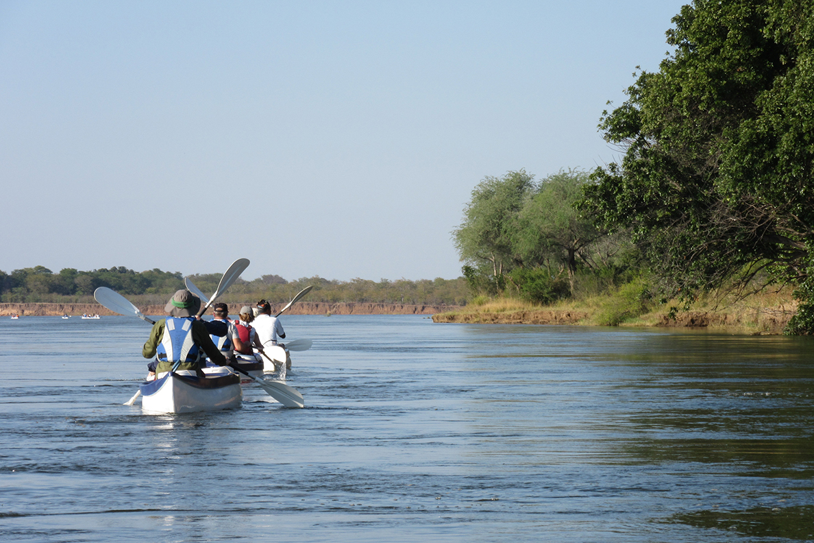 Zambia &amp; Malawi Camping Adventure - Kanutour auf dem Zambezi