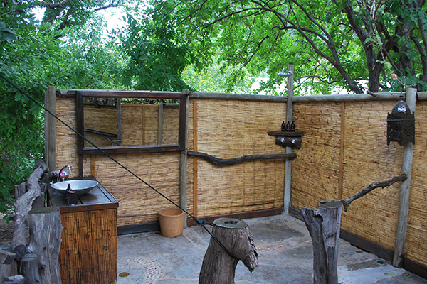 Kango Camp, Mana Pools - Aussendusche